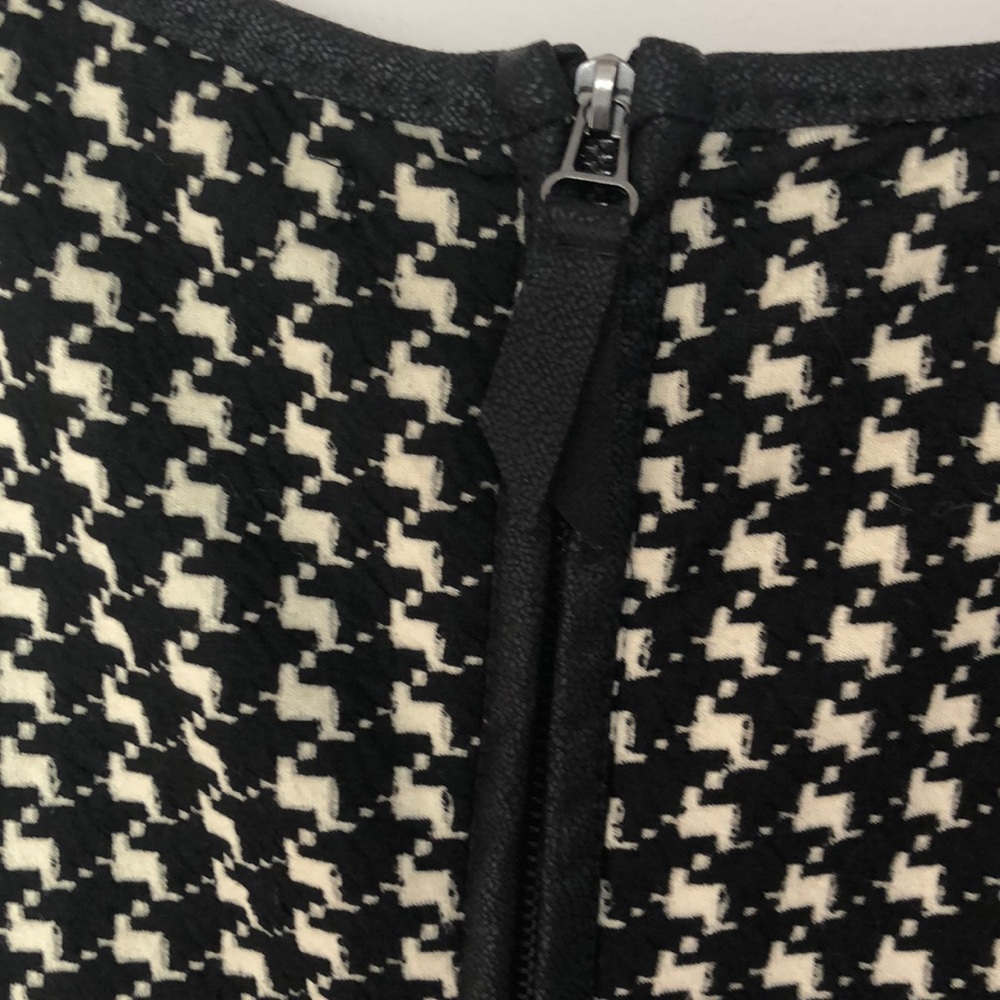 Max Studio Size Medium Houndstooth Print Dress - image 6
